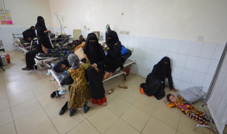 "فورين بوليسي": الكوليرا تفتك باليمن والسعودية تعيق الإغاثة