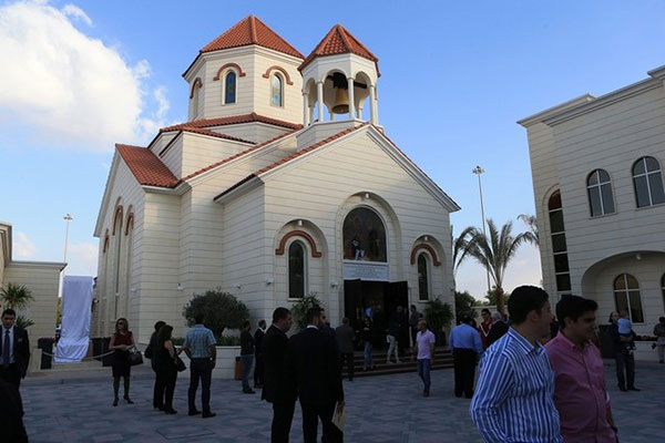 افتتاح كنيسة للأرمن في أبوظبي.. وإماراتيون: "سياق سياسي لا روحي"