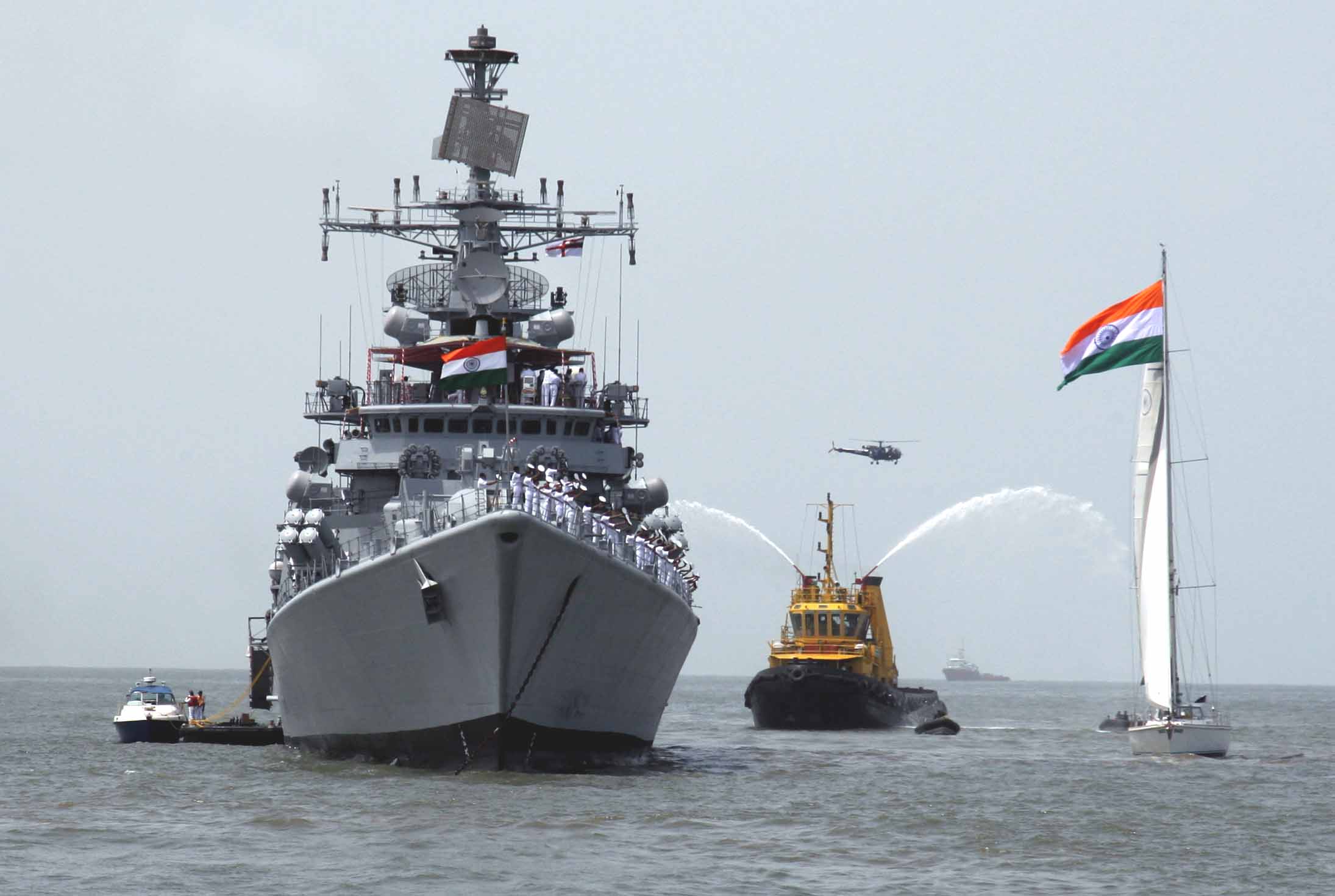 الهند ترسل أسطولا حربيا لدبي وتقيم مناورات جوية في الإمارات