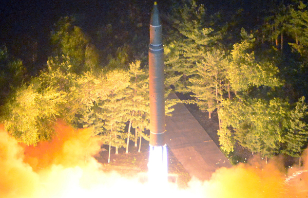 الإمارات تدين إطلاق كوريا الشمالية صاروخا عابرا للقارات