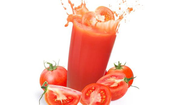 عصير الطماطم يساعد على التخلص من الوزن