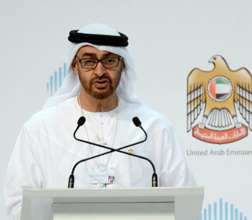 محمد بن زايد يهنئ رئيس الدولة ونائبه والحكام وأمير قطر برمضان
