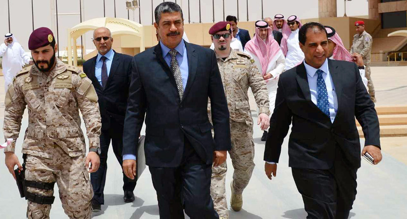 نائب الرئيس هادي يصل عدن برفقة 6 وزراء يمنيين
