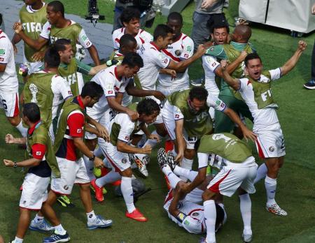 كوستاريكا تتأهل للدور الثاني بعد فوزها على إيطاليا بمونديال البرازيل