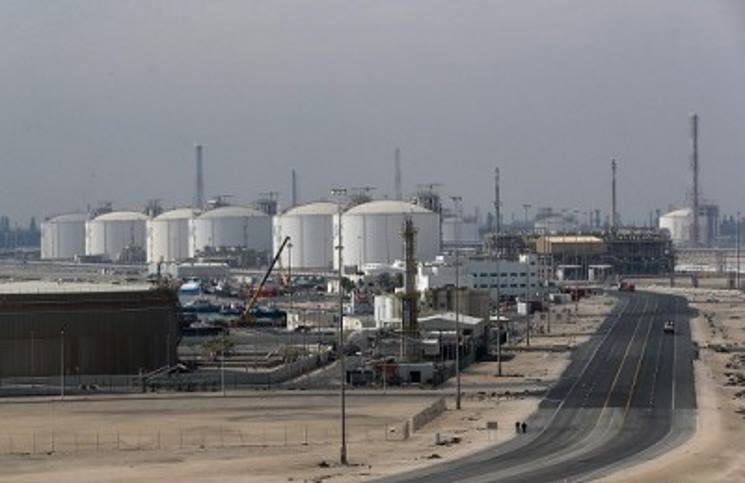 أبوظبي قطعت العلاقات مع الدوحة ولكنها لم توقف استيراد الغاز القطري!