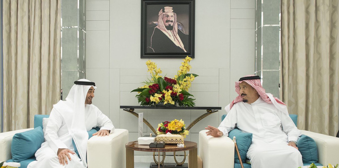 الملك سلمان يستقبل الشيخ محمد بن زايد وسط أزمة خليجية