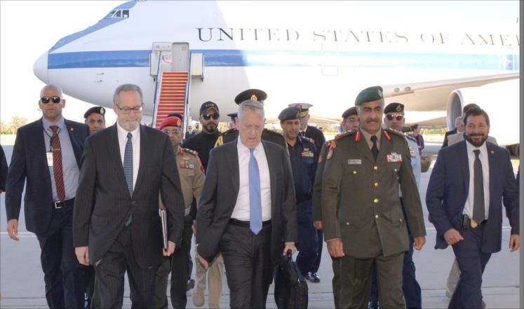 وزير الدفاع الأمريكي في الكويت لبحث الأزمة الخليجية قبل القمة