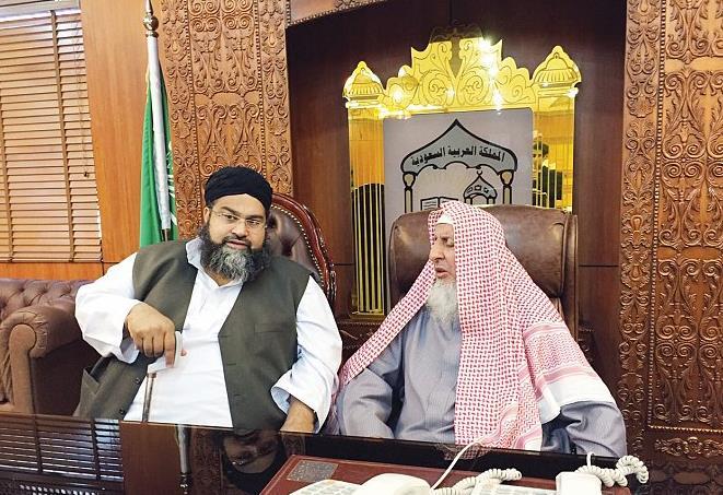 رئيس علماء باكستان: ندعم السعودية بمواجهة تدخلات إيران