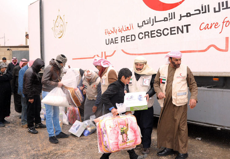 الهلال الأحمر الإماراتي يخصص 24,6 مليون درهم للمساعدات الخارجية