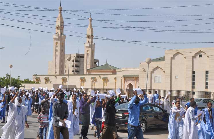 ﻿موريتانيا: احتجاجات متواصلة ومطالبة بإعدام المدوّن المسيء للرسول