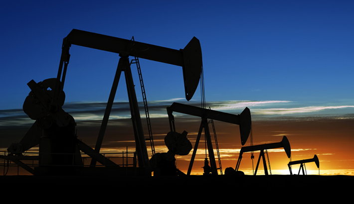 أسعار النفط تتراجع بفعل مخاوف الطلب الأمريكي وتوقعات جولدمان ساكس
