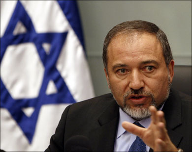 ليبرمان: على إسرائيل أن تحذو إسرائيل حذو القضاء المصري