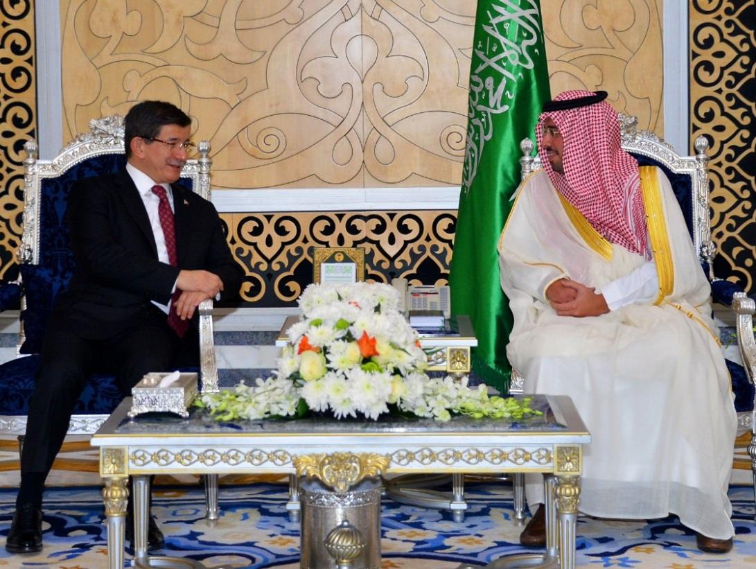 رئيس وزراء تركيا يبحث مع كبار المسؤولين السعوديين تطورات المنطقة