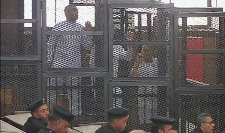 مصر: الحكم بالسجن المشدد بين سبع وعشر سنوات على صحفيي الجزيرة