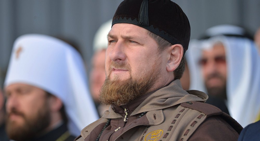 من أبوظبي.. رئيس الشيشان "يصحح" موقف مؤتمر غروزني من السعودية