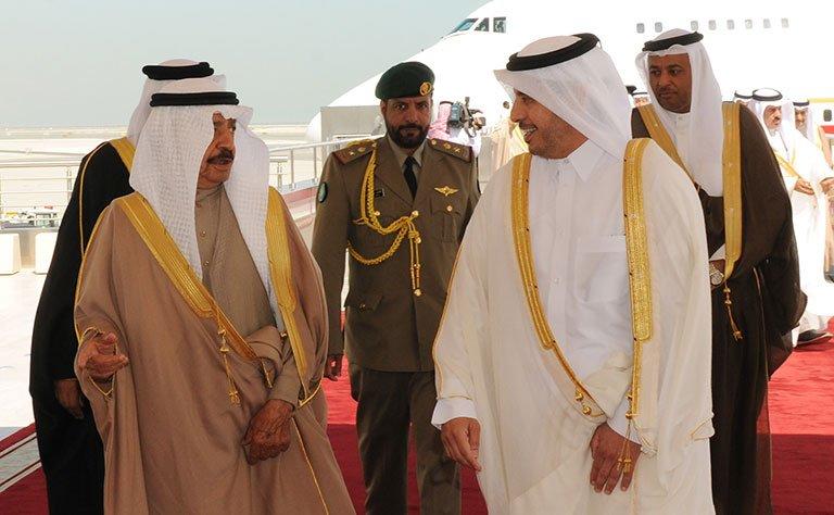 أمير قطر ورئيس وزراء البحرين يبحثان العمل الخليجي المشترك