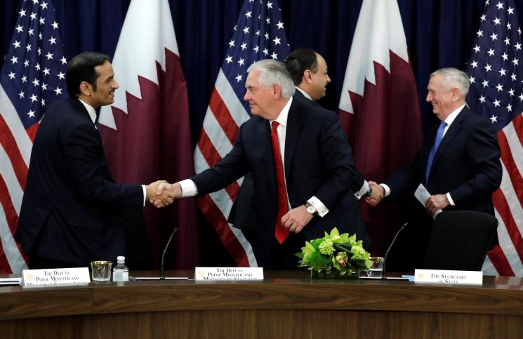 مجلة: قطر ربحت الرأي العام وحرب علاقات عامة في واشنطن ضد الإمارات