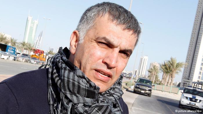 السلطات البحرينية تفرج عن الناشط الشيعي "نبيل رجب" وتؤجل محاكمته 