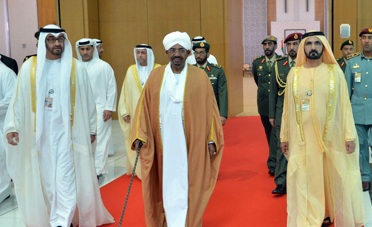 محمد بن زايد يتبادل التهاني بعيد الفطر مع ملك المغرب والرئيس السوداني