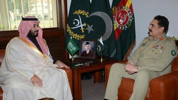 قائد الجيش الباكستاني يؤكد استعداد بلاده للرد على أي تهديد للسعودية