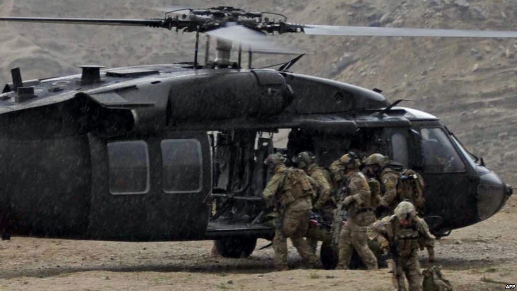طالبان تتبنى قتل 11 جنديا أمريكيا بإسقاط مروحيتهم بأفغانستان