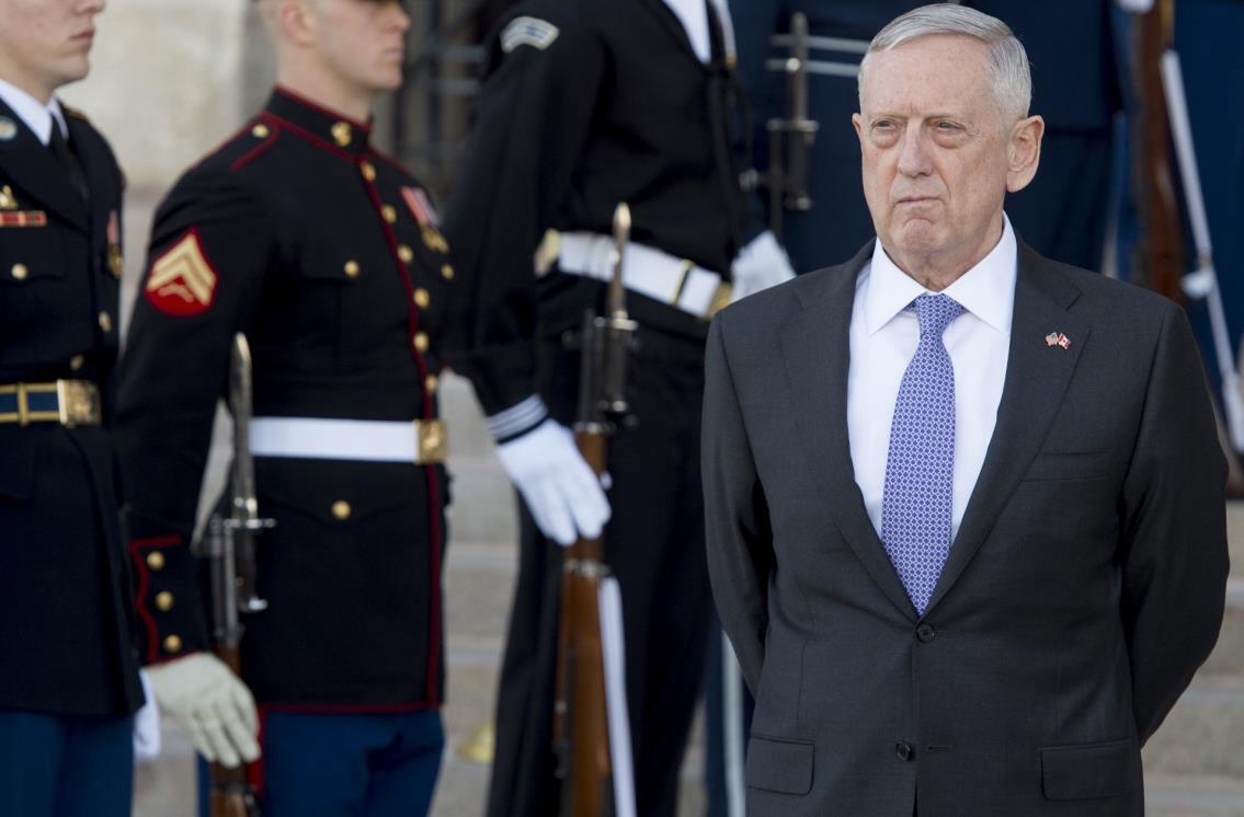 وزير الدفاع الأمريكي يصل بغداد في زيارة مفاجئة