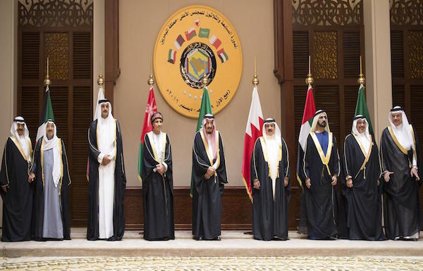 صحيفة سعودية: مصادر ترجح تأجيل القمة الخليجية 6 أشهر