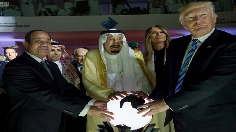 الغارديان: أمريكا قد تتدخل لإنهاء أزمة الخليج إذا فشلت وساطة الكويت