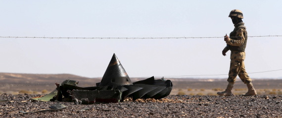 نيويورك تايمز: الطيران الإسرائيلي نفذ 100 هجمة في سيناء بموافقة السيسي