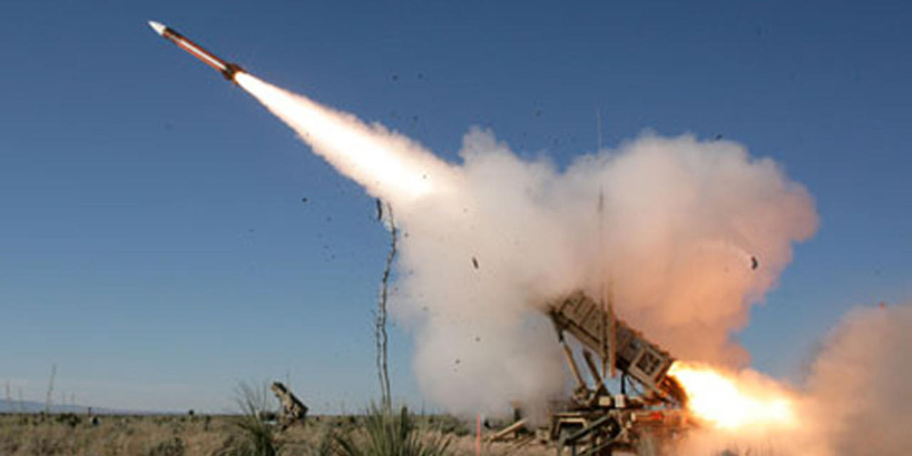 الحوثيون يقصفون الرياض بصاروخ باليستي