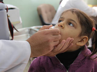 بتوجيهات رئيس الدولة.. 44 مليون جرعة تطعيم لأطفال باكستان