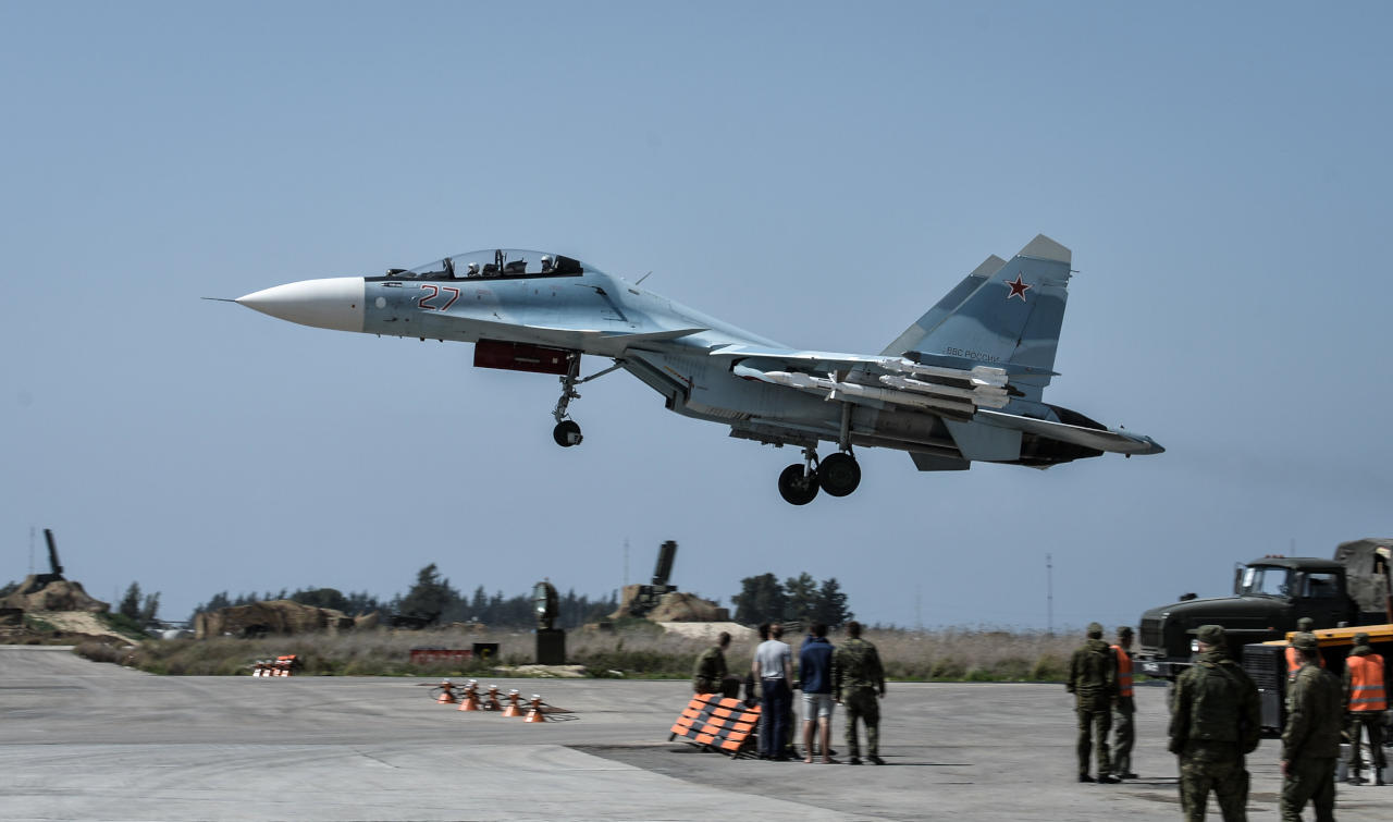 موسكو تقر بتعرض قاعدة حميميم في سوريا لغارات بطائرات "درونز"