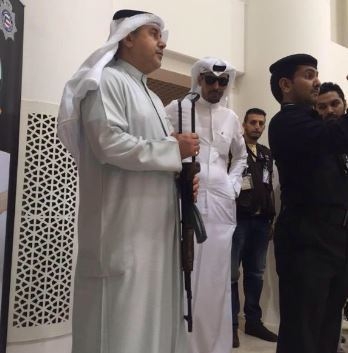 الكويت: آل الصباح يسلمون أسلحتهم الى وزارة الداخلية                            