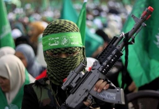 استطلاع: 74 % من الفلسطينيين يؤيدون نهج "حماس" في المقاومة