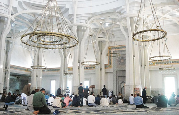 محكمة ايطالية تلغي قانونا يشدد إجراءات بناء المساجد