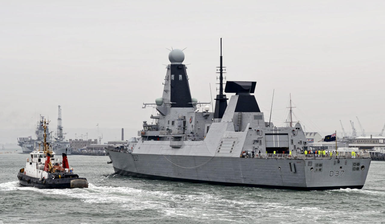 بريطانيا ترسل مدمرة إلى الخليج لشن ضربات ضد "داعش"