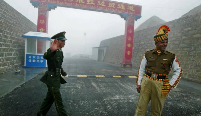 اشتباك بالأيدي بين الجيشين الهندي والصيني