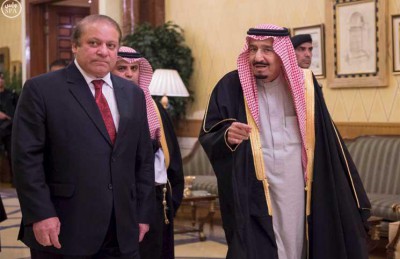 الملك سلمان يستقبل نواز شريف في إطار "مهمة سلام" بين الرياض وطهران