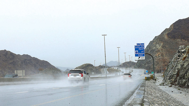 أمطار قياسية تجتاح البلاد.. المنامة بعجمان الأعلى وإجراءات طوارئ واسعة في جميع الإمارات