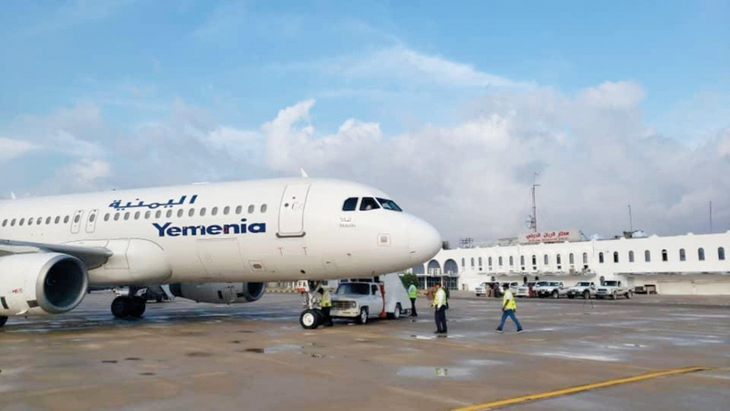 اليمن يتهم أبوظبي بإدارة سجون سرية وتخزن المتفجرات في حضرموت