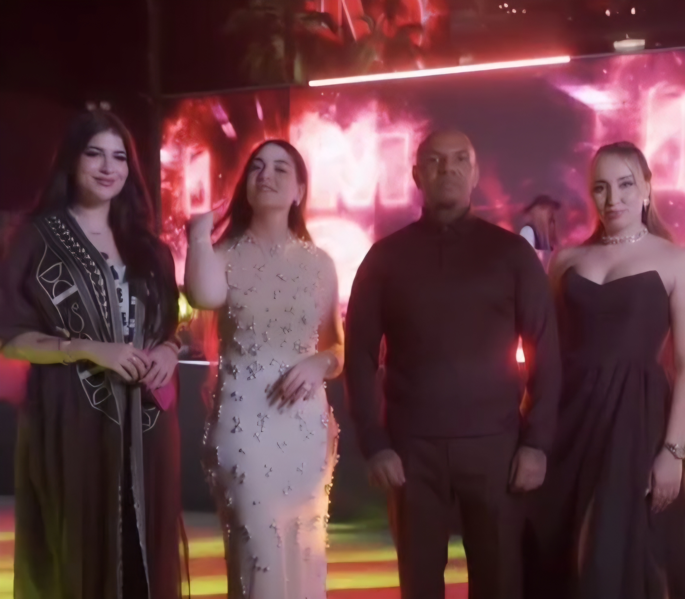 حفل "تونس في سماء دبي" يفجّر جدلًا سياسيًا في تونس وسط اتهامات لأبوظبي بالتدخل وتبييض الصور