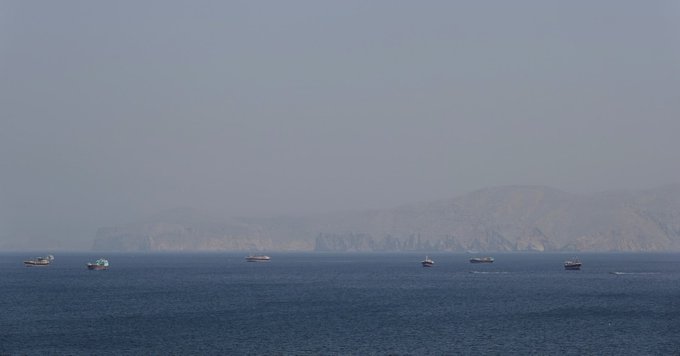 فاينانشال تايمز: الإمارات تبدي استعدادها للمشاركة في قوة بحرية دولية لإعادة فتح هرمز