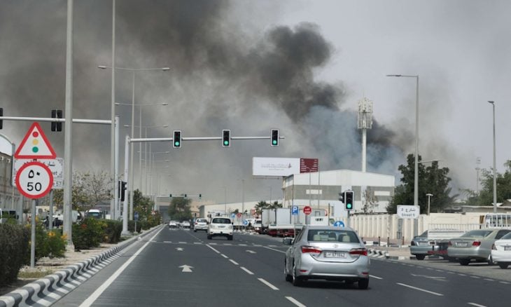 قطر تعلن إصابة طفل بسقوط شظايا نتيجة اعتراض صواريخ إيرانية