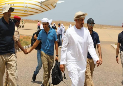الرئيس اليمني يطيح بقائد شرطة سقطرى الموالي للإمارات