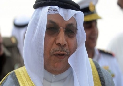 وزير الداخلية الكويتي يبحث مع السفير القطري تعزيز العلاقات