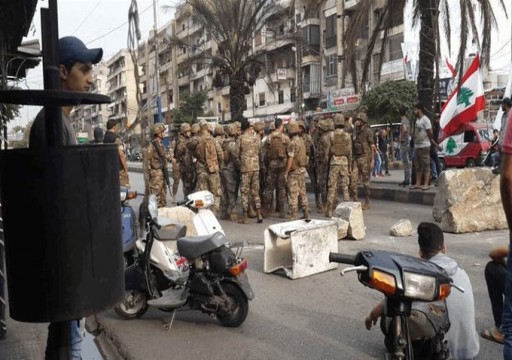 لبنان.. الجيش يحاول فتح الطرق مع دخول الاحتجاجات يومها العاشر