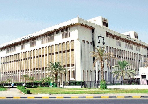 النائب العام في الكويت يحيل شيخاً من العائلة الحاكمة للبلاد إلى "الجنايات"