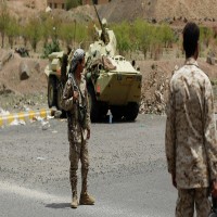 متحدث "صالح": دول خليجية تزود الحوثي بالسلاح