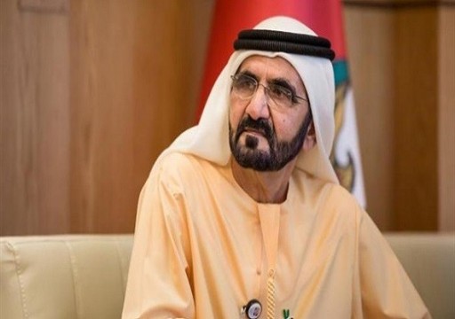 محمد بن راشد يشيد بأداء موظف في حكومة الإمارات