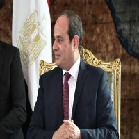 السيسي يطيح بوزيري الدفاع والداخلية من الحكومة الجديدة